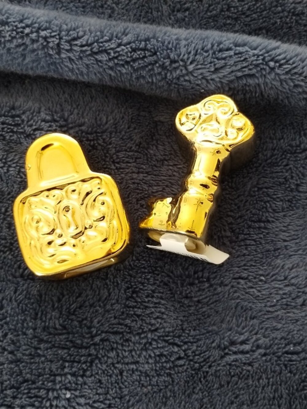 Gold lock & key salt & pepper shakers